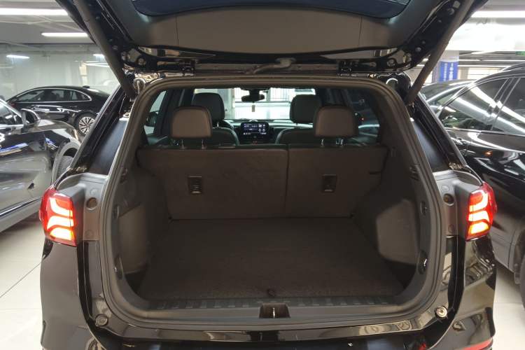 Used Chevrolet Equinox 2022 Mild Hybrid 550T RS Smart Boundary-Setting Edition Trunk