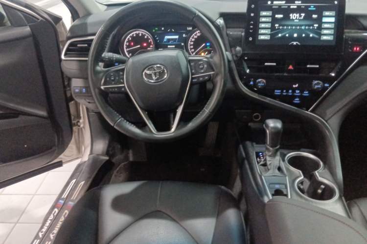Used Toyota Camry 2021 2.0G Luxury Edition Steering Wheel