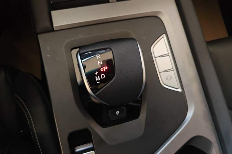 Used Soueast DX8S 2022 1.5T DCT Chieftain Edition 5 Seats
