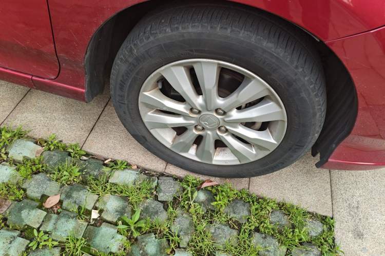 Used Honda City Classic 2012 1.5L Automatic Elite Edition Right Front Wheel Hub