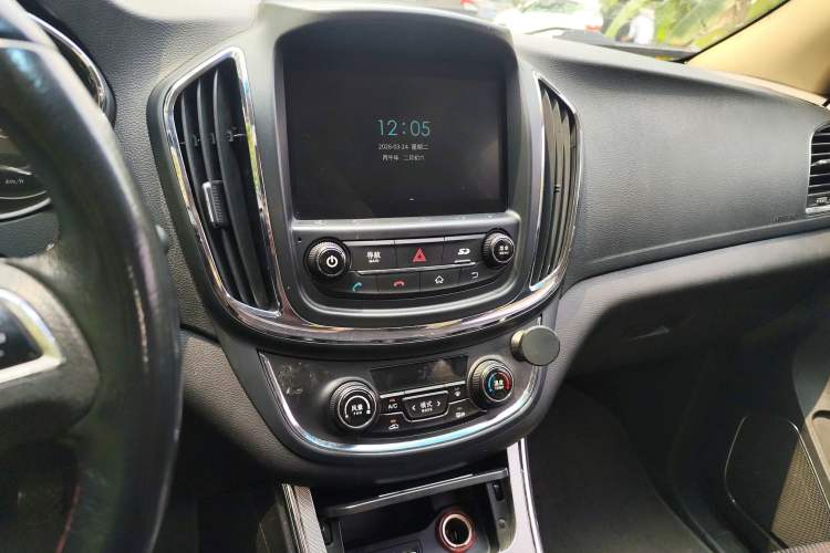 Used Baojun 560 2016 1.8L Manual Luxury Edition