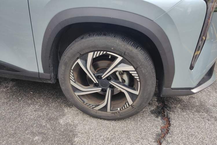 Used Geely Auto Emgrand X7 Sport 2023 Boyue COOL 1.5TD Smart Model Right Front Wheel Hub