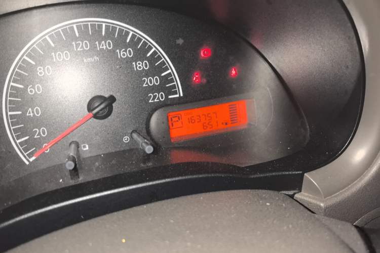 Used Nissan Sunny 2011 1.5XE CVT Comfort Edition Odometer Close Up