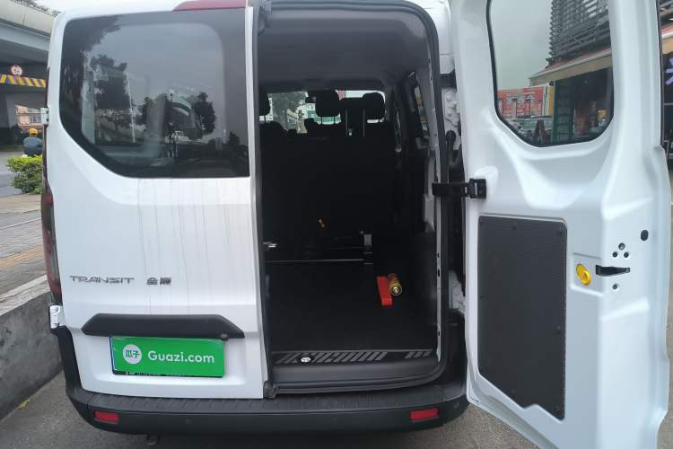 Used Ford Transit 2023 2.0T Gasoline Manual Multifunction Commercial Vehicle Short Wheelbase Low Roof 5/6 Seats
