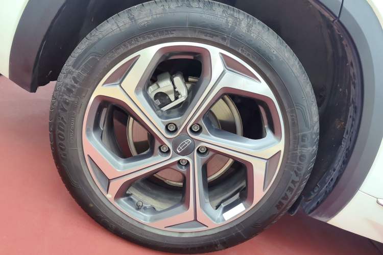 Used Geely Auto Monjaro L 2024 2.0TD High-Power Automatic Two-Wheel Drive Yunqi Version Right Rear Wheel Hub
