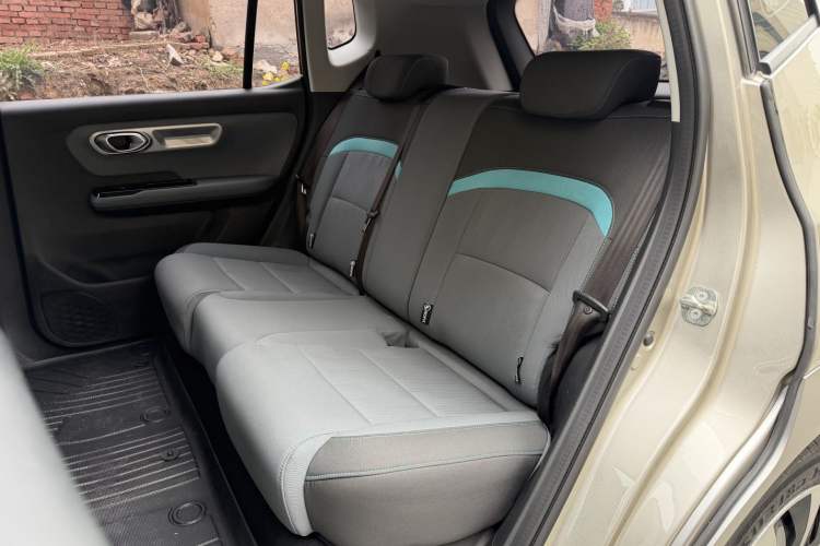 Used AION Y 2023 Plus 510 Enjoy Edition Left Rear Seat