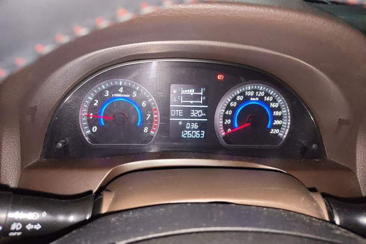 Used Zotye Z300 2014 1.5L Urban Edition Manual Luxury Model
