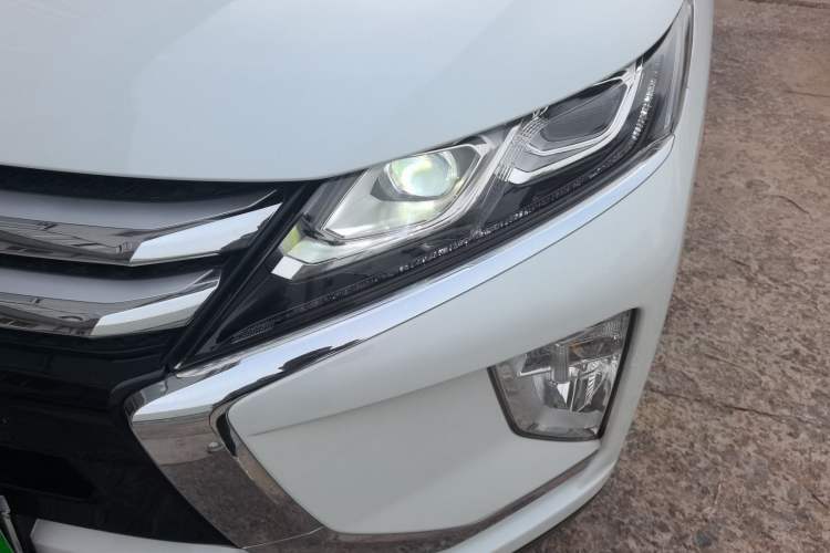 Used Mitsubishi Eclipse Cross 2018 1.5T CVT Two-Wheel Drive Belief Edition Left Front Headlight