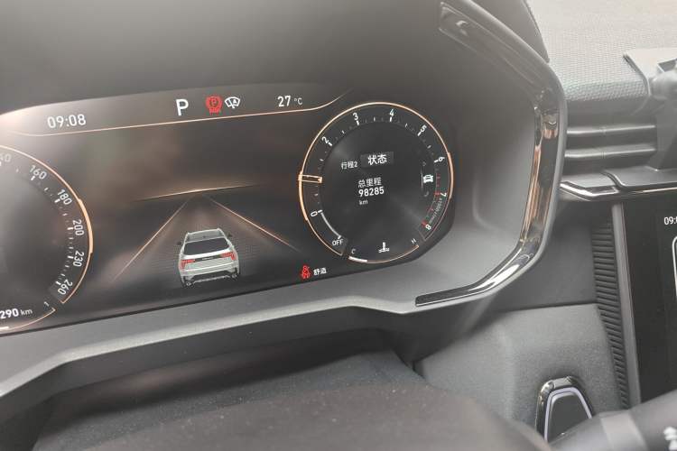 Used Lynk & Co 01 2021 2.0TD Four-Wheel Drive Dark Night Edition Odometer Close Up