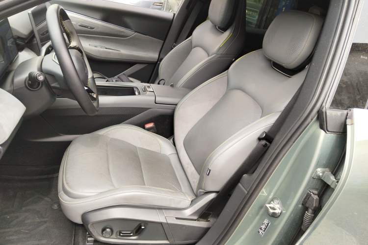 Used Lynk & Co 08 EM-P 2023 220km All-Wheel-Drive Performance Halo