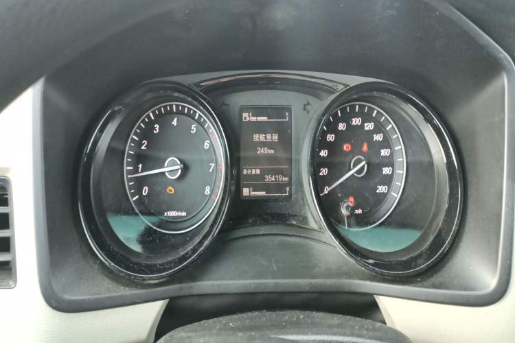 Used Wuling Hongguang PLUS 2019 1.5T Manual Comfort Version 7 Seats Instrument Cluster