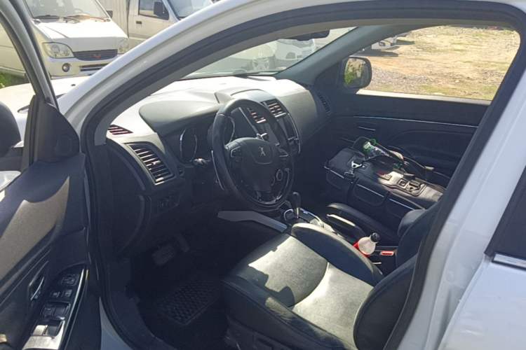 Used Peugeot 4008 2013 2.0L Two-Wheel Drive Luxury Version
