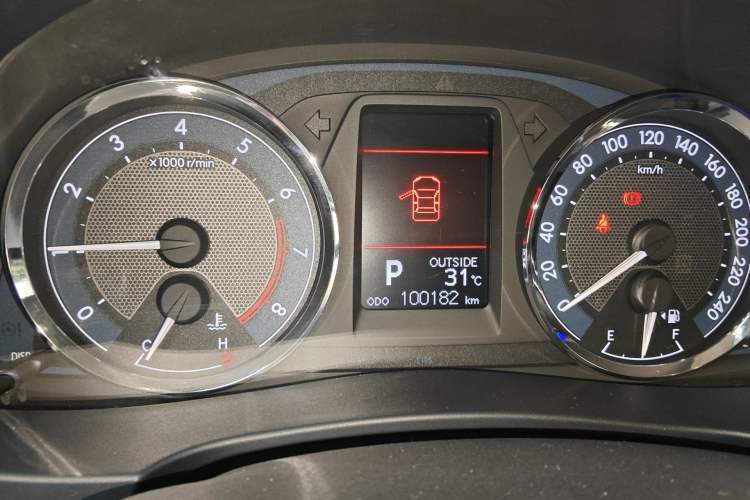 Used Toyota Corolla 2016 1.6L CVT GL-i Cool Edition Odometer Close Up