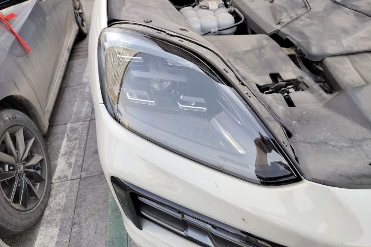 Used Porsche Cayenne 2024 Cayenne 3.0T Right Front Headlight