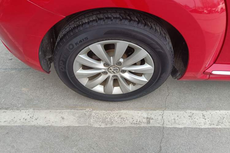 Used Volkswagen Beetle 2015 180TSI model
