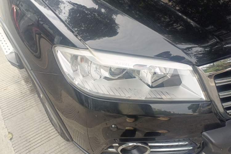 Used Haval H6 2013 Upgraded Model 1.5T Manual Two-Wheel Drive Prestige Version
