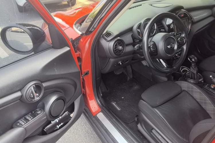 Used MINI 2016 1.5T COOPER Five-Door Edition Driver Seat