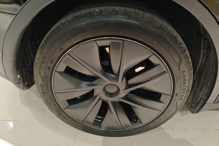 Used Tesla Model Y 2023 Rear-Wheel-Drive Version