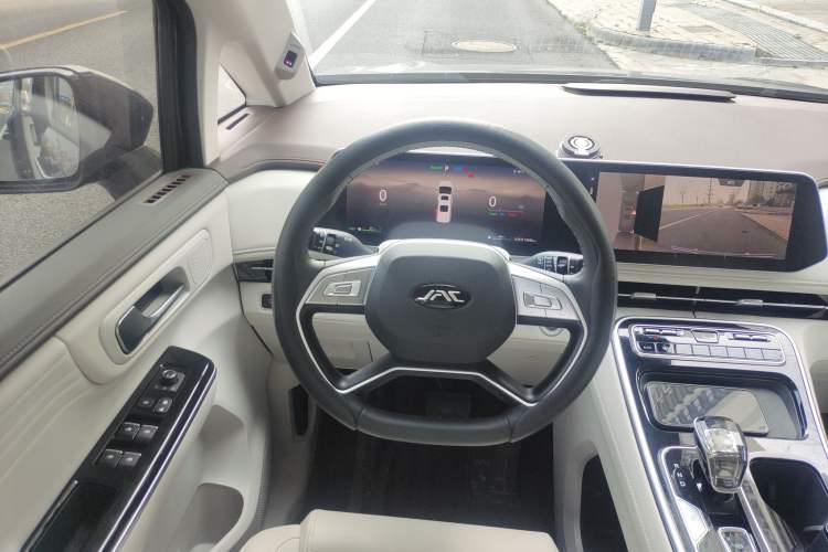 Used JAC Refine RF8 PHEV 2024 Zhiling Edition 1.5T 150KM Flagship Model – Lithium Iron Phosphate Steering Wheel