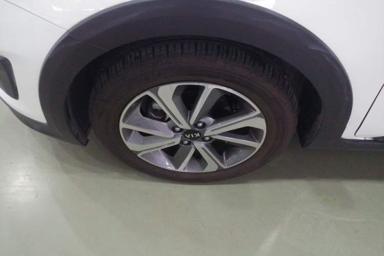 Used Kia KX Cross 2017 1.4L AT GLS
