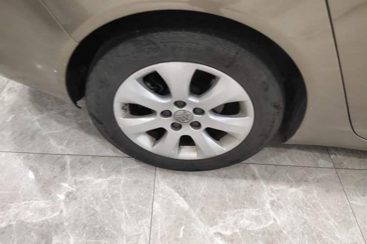 Used Buick Regal 2015 2.0L Leading Fashion Edition