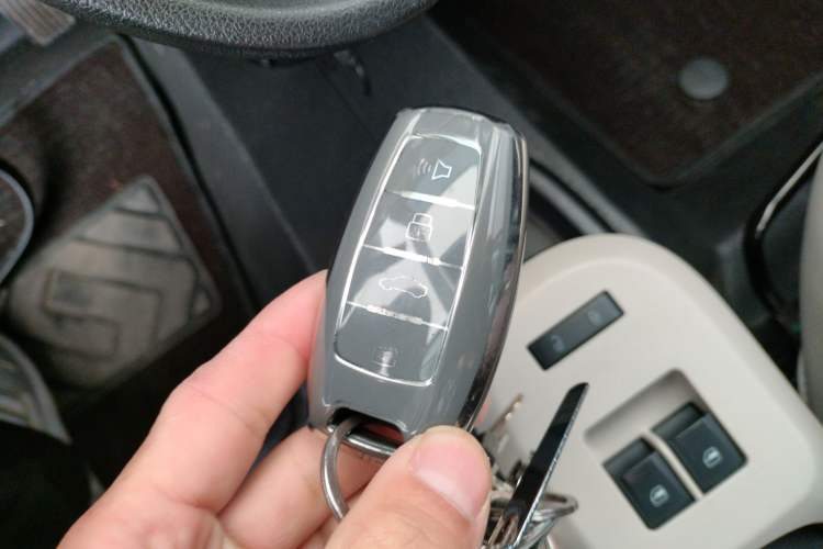 Used ORA Black Cat 2021 351 km Luxury Version Vehicle Key