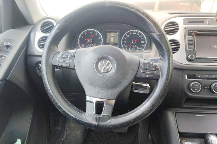Used Volkswagen Tiguan 2013 1.8TSI Automatic Two-Wheel Drive Luxury Model Steering Wheel
