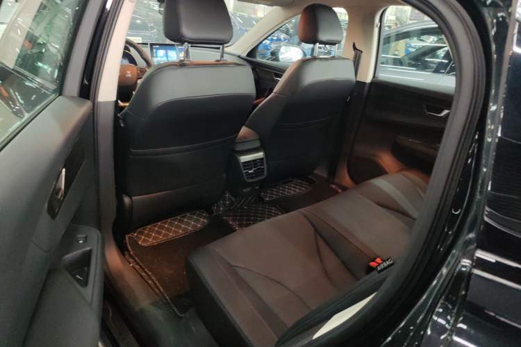 Used Hongqi E-QM5 2022 431 km Charge & Enjoy Edition