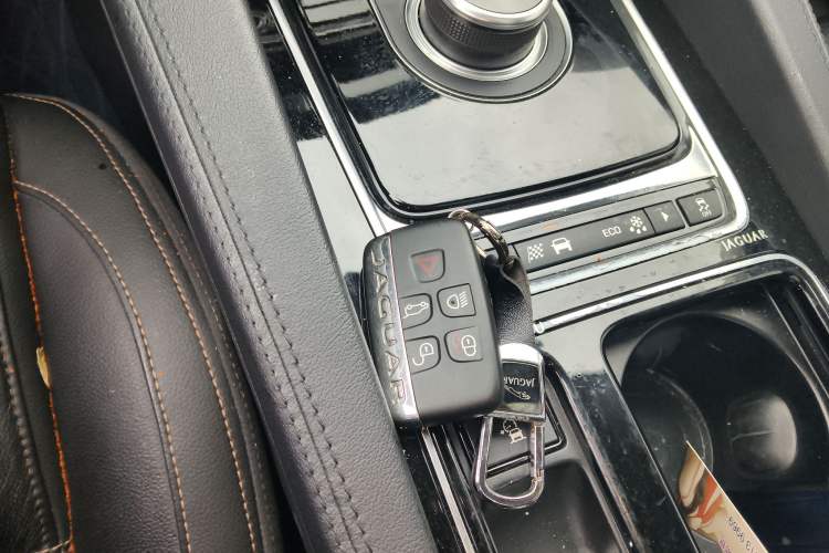 Used Jaguar F-PACE 2019 2.0T Four-Wheel Drive Urban Luxury Edition