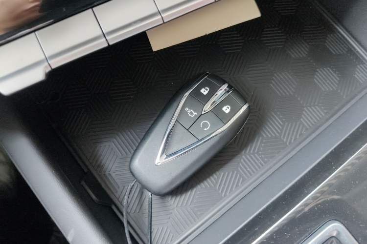 Used CHANGAN Eado 2025 PLUS 1.4T Dual-Clutch High-Energy Version Vehicle Key