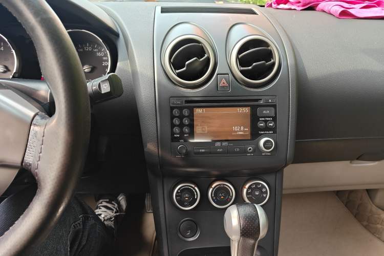 Used Nissan Qashqai 2010 20X LE CVT 2WD Audio And AC Panel