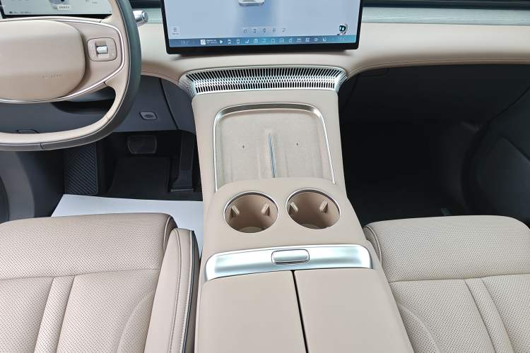 Used XPeng X9 2025 740 Ultra-Long Range Max