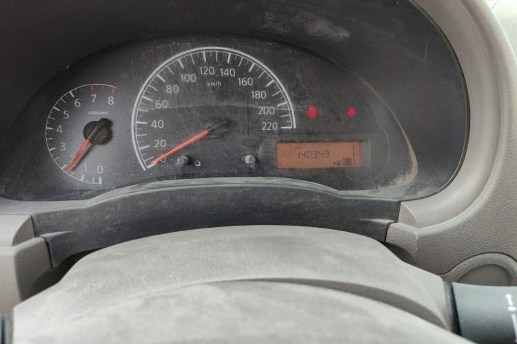 Used Nissan Sunny 2014 1.5XE Manual Elite Edition Odometer Close Up