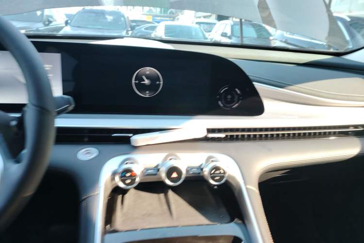 Used EXEED Lingyun 2025 300T Two-Wheel Drive Starry Edition Audio And AC Panel