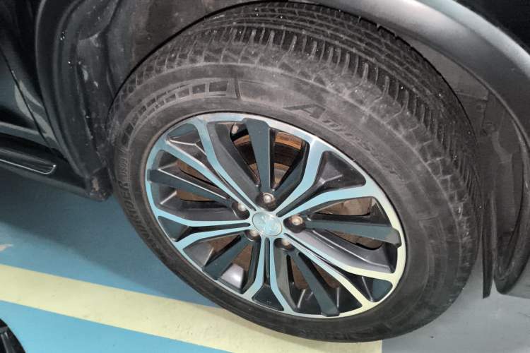 Used Peugeot 4008 2013 2.0L Two-Wheel Drive Luxury Version Right Front Wheel Hub