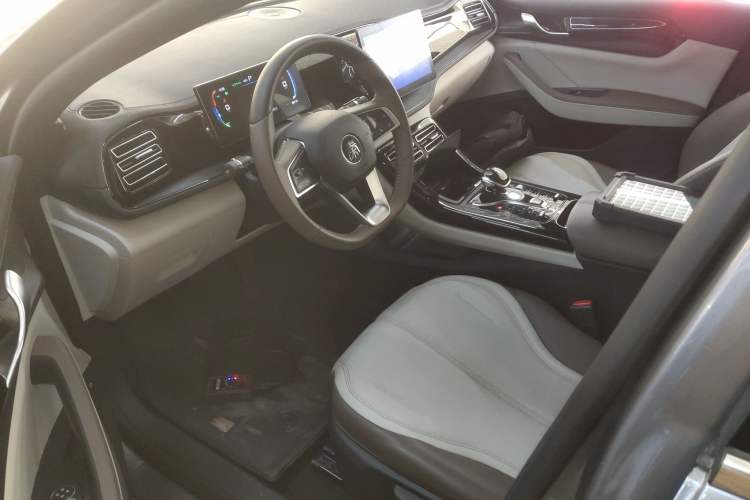 Used BYD Qin PLUS 2024 HONOR Edition DM-i 55KM Leading Model Driver Seat