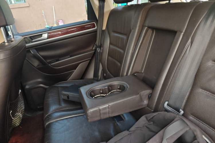 Used Volkswagen Touareg 2011 3.0 TSI Comfort Version
