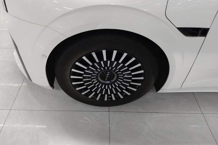 Used Zeekr 009 2022 WE Edition Left Front Wheel Hub
