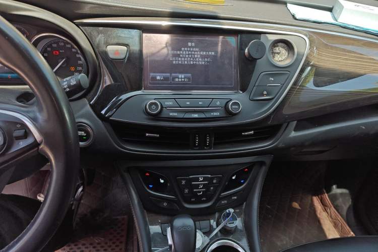 Used Buick Envision 2018 20T Two-Wheel-Drive Elite Model
