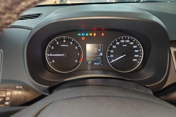 Used Hyundai ix25 2015 1.6L Automatic Two-Wheel Drive Smart GLS Trim Instrument Cluster