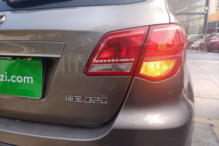 Used BAIC Senova D20 2015 Hatchback 1.5L Automatic Lotte Edition
