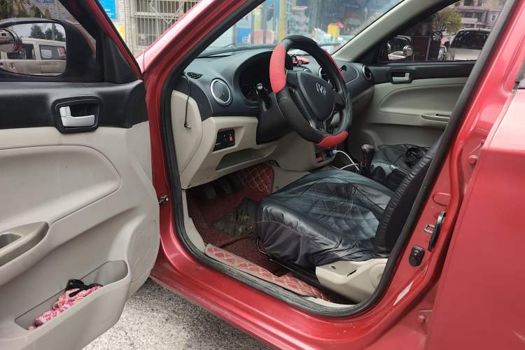 Used Changan Alsvin V3 2012 1.3L Manual Comfort Version China IV Standard
