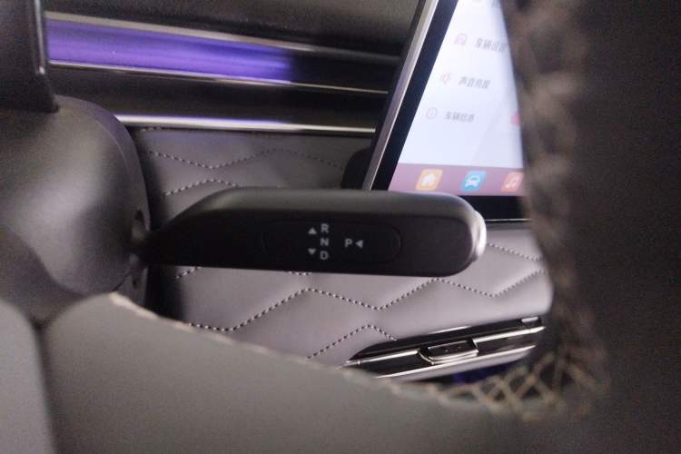 Used Dongfeng NAMMI 01 2024 430 Plus Smart+ Gear Lever