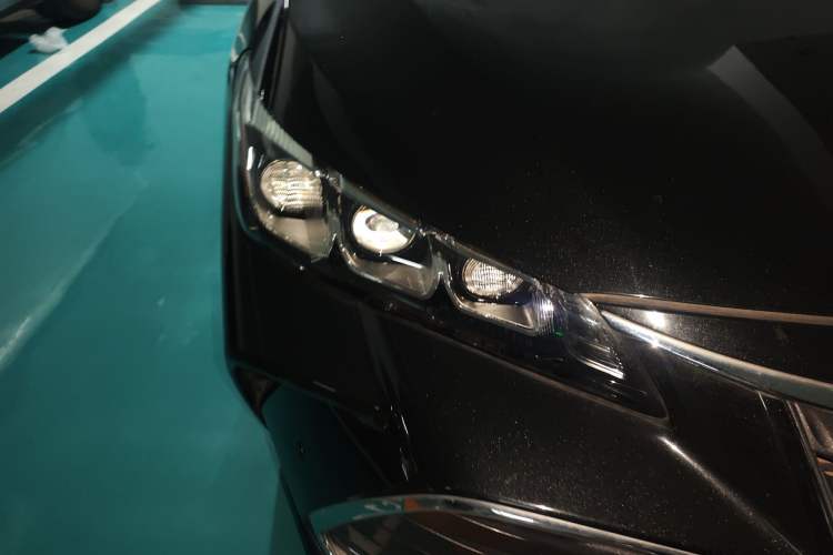 Used Toyota Avalon 2019 2.5L Ambition Version China VI Standard