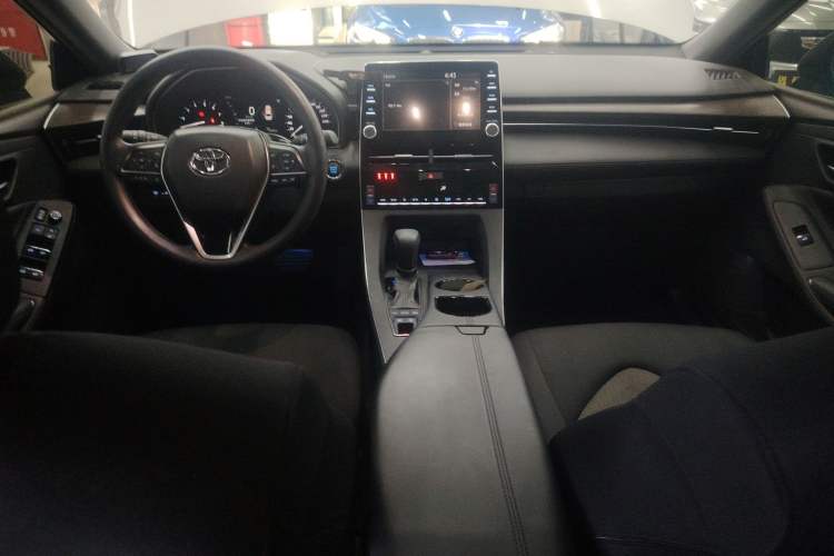 Used Toyota Avalon 2019 2.5L Ambition Version China VI Standard Center Console
