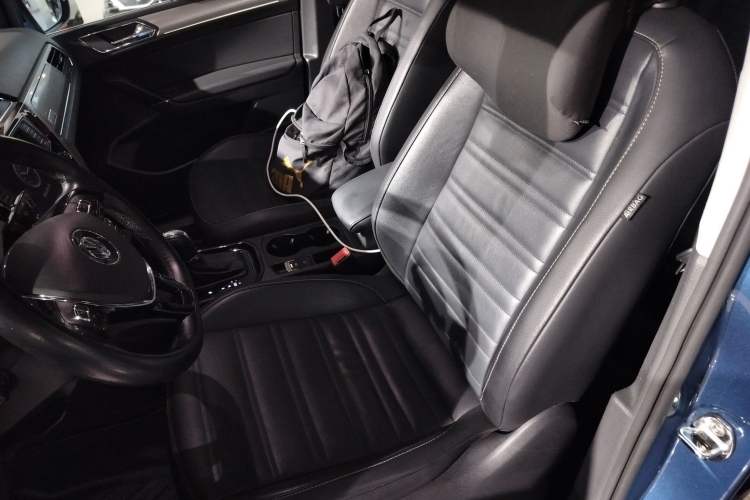 Used Volkswagen Touran 2018 Volkswagen Touran L 280TSI DSG Luxury Edition 7 Seats Left Front Seat