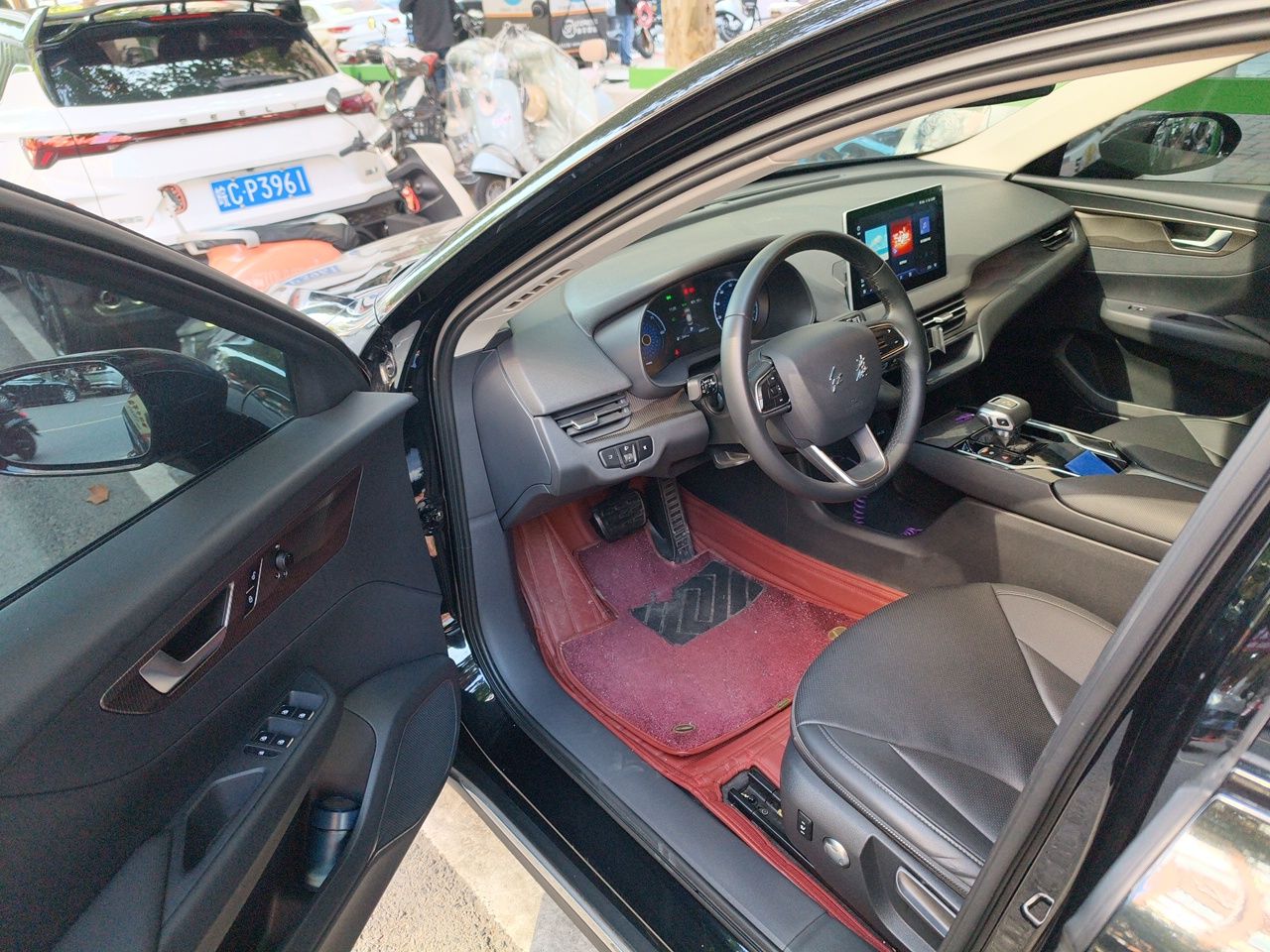 Hongqi E-QM5 2023 Base Travel Edition — снимка 19