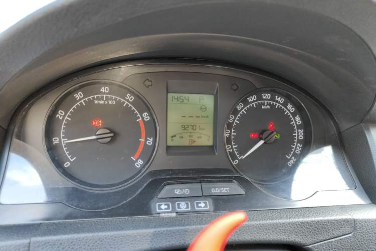 Used Skoda Rapid 2013 1.6L Automatic Smart Selection Model
