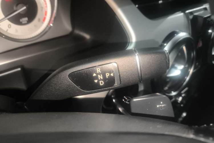 Used Mercedes-Benz GLK-Class 2013 GLK 300 4MATIC Dynamic Sunroof Model
