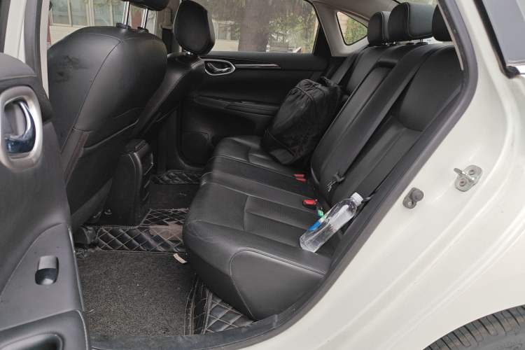 Used Nissan Sylphy 2019 1.6XV CVT Smart Connect Luxury Edition China V Standard Left Rear Seat